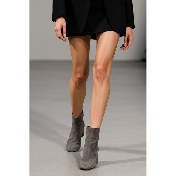 Vince Gray Suede Ankle Boots Women’s Size 9M EUR 39 Block Heel Zip Booties - Picture 13 of 14